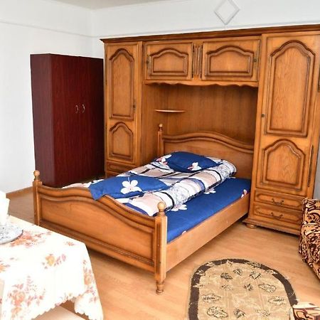 Casa Simescu I Vandrarhem Caransebeş Exteriör bild